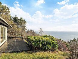 6 Person Holiday Home in Spottrup