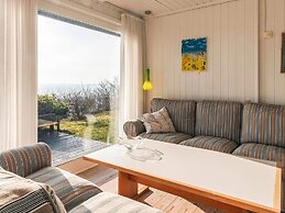 6 Person Holiday Home in Spottrup