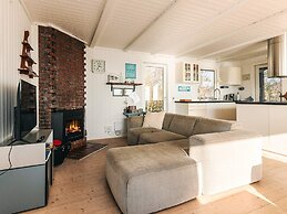 6 Person Holiday Home in Spottrup