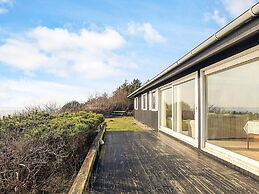 6 Person Holiday Home in Spottrup