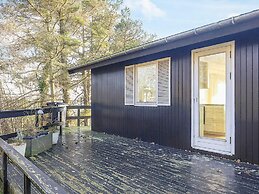 6 Person Holiday Home in Spottrup