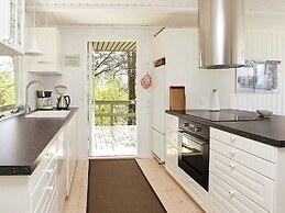 6 Person Holiday Home in Spottrup