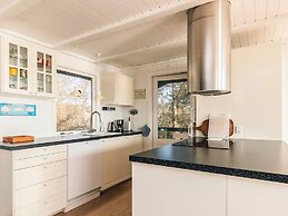 6 Person Holiday Home in Spottrup
