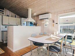 6 Person Holiday Home in Ronde-by Traum