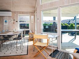 6 Person Holiday Home in Ronde-by Traum