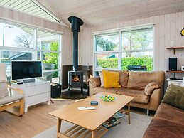 6 Person Holiday Home in Ronde-by Traum
