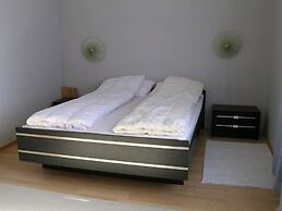 10 Person Holiday Home in Kaldfarnes-by Traum