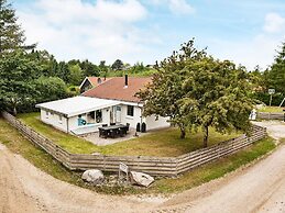 8 Person Holiday Home in Ebeltoft-by Traum