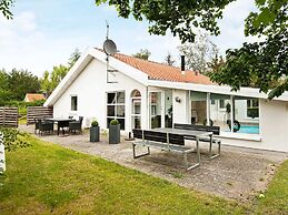 8 Person Holiday Home in Ebeltoft-by Traum