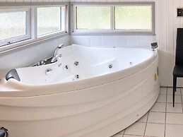 8 Person Holiday Home in Albaek-by Traum
