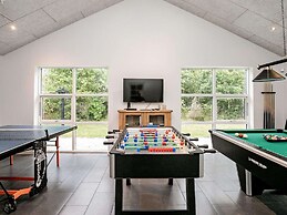 14 Person Holiday Home in Hojslev