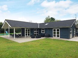 14 Person Holiday Home in Hojslev