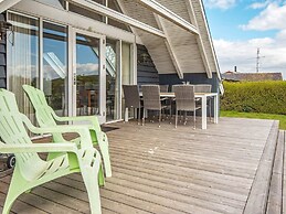 6 Person Holiday Home in Hejls