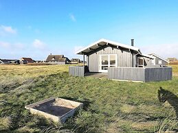 Seaside Fun & Relaxation-by Traum