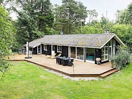 Garden View Holiday Home in Frederikshavn near Sea