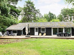 Garden View Holiday Home in Frederikshavn near Sea