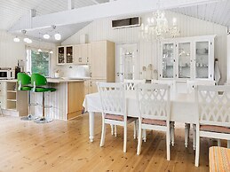 Garden View Holiday Home in Frederikshavn near Sea