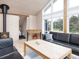 10 Person Holiday Home in Harboore-by Traum