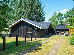 Fascinating Holiday Home in Norre Nebel near Sea