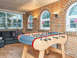 10 Person Holiday Home in Glesborg-by Traum