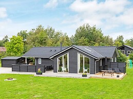 9 Person Holiday Home in Hojslev-by Traum