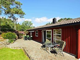 10 Person Holiday Home in Tvedestrand-by Traum