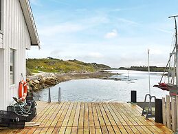 6 Person Holiday Home in Dyrvik