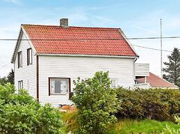 6 Person Holiday Home in Dyrvik