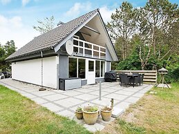 6 Person Holiday Home in Oksbol