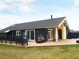 8 Person Holiday Home in Frorup