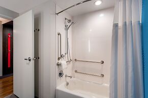 Tru by Hilton Ashland