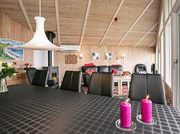 6 Person Holiday Home in Hojslev