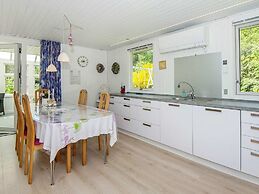 Simplistic Holiday Home in Ringkøbing near Sea