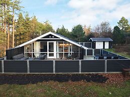 6 Person Holiday Home in Albaek-by Traum