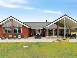 18 Person Holiday Home in Grenaa