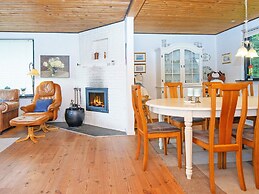 8 Person Holiday Home in Struer-by Traum