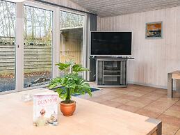 6 Person Holiday Home in Hemmet