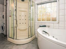 6 Person Holiday Home in Hemmet