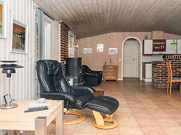 6 Person Holiday Home in Hemmet