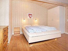 6 Person Holiday Home in Hemmet