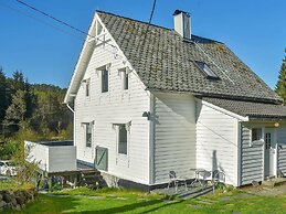 8 Person Holiday Home in Uggdal