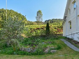 8 Person Holiday Home in Uggdal