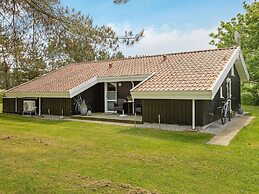 6 Person Holiday Home in Jerup-by Traum