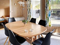 6 Person Holiday Home in Jerup-by Traum