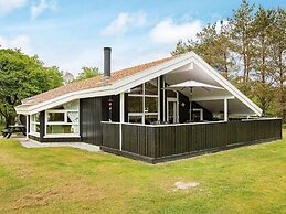 6 Person Holiday Home in Jerup-by Traum