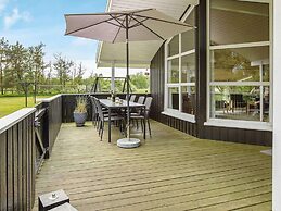 6 Person Holiday Home in Jerup-by Traum