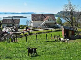 6 Person Holiday Home in Onarheim