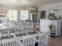 6 Person Holiday Home in Onarheim