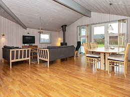 8 Person Holiday Home in Hemmet