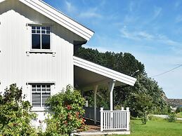 8 Person Holiday Home in Oksvoll